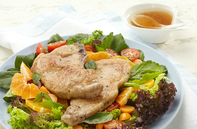 Chuletas glasé en ensalada cítrica