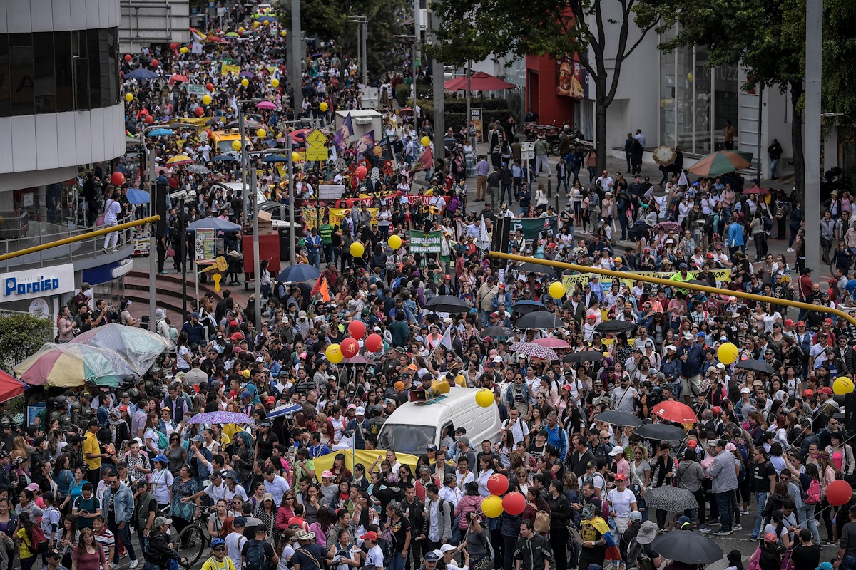 En vivo, la movilidad en Bogotá: protestantes bloquean la calle 100 con carrera 15
