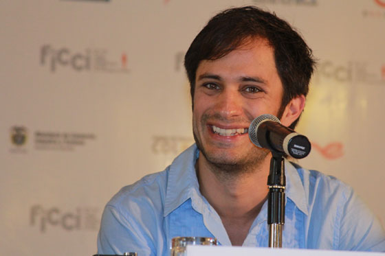 Gael García, “los latinos no podemos repetir las fórmulas de Hollywood”