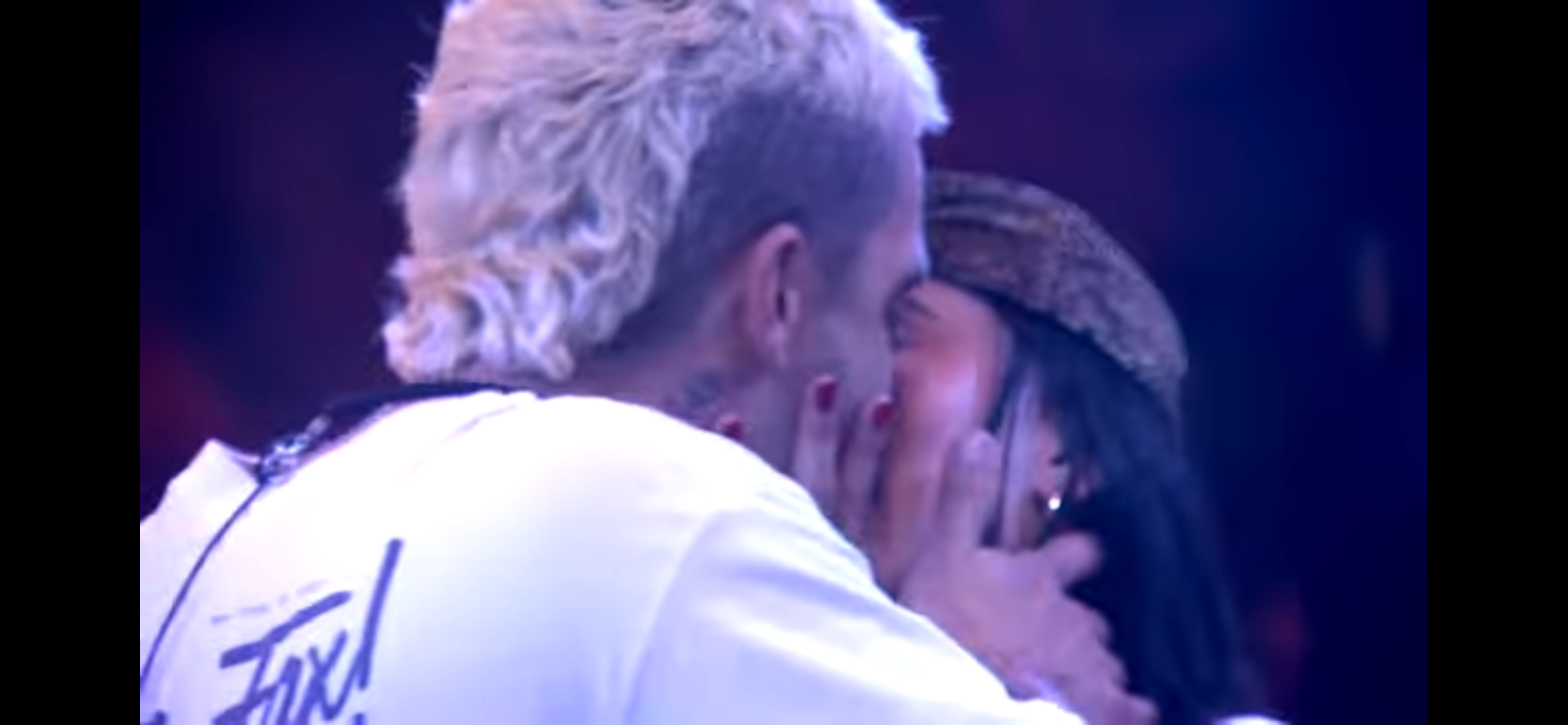 Altafulla y Karina García se dieron apasionado beso en LCDLF. Su mánager reaccionó