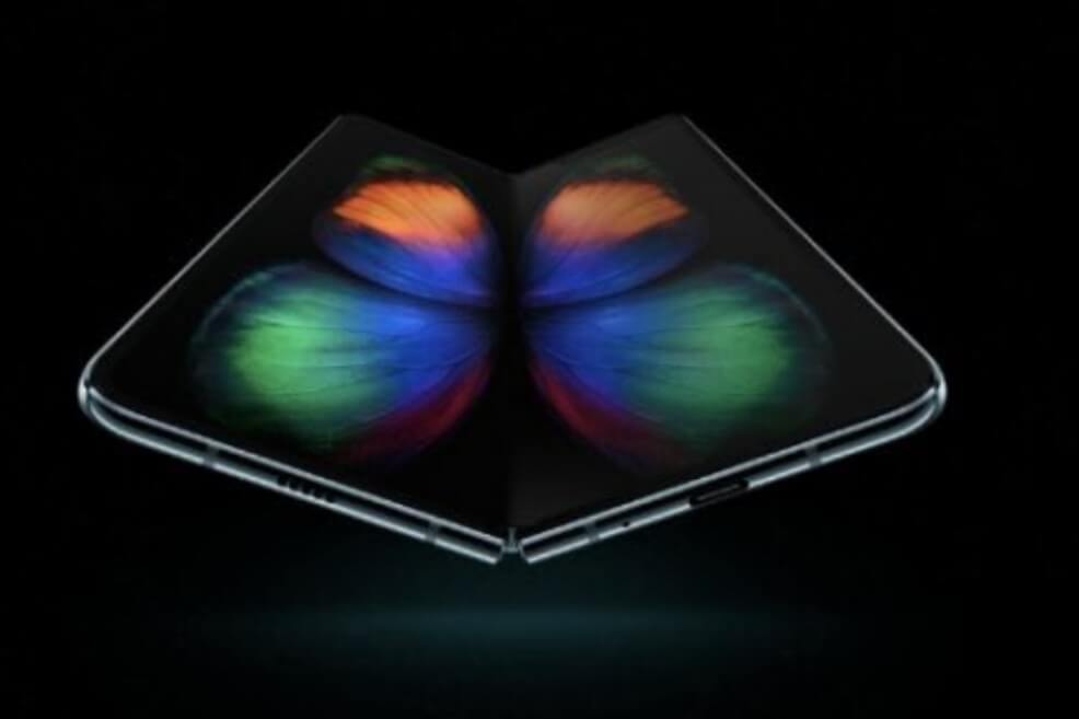 Samsung trabaja en móvil que se pliega en un cuadrado compacto