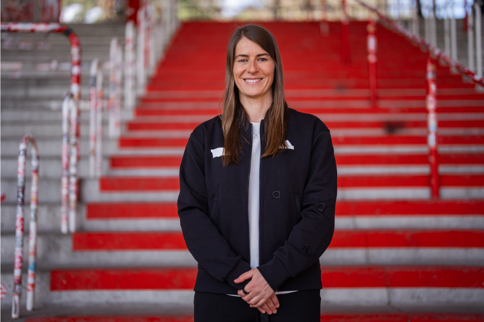 ¿Quién es Marie-Louise Eta, primera mujer en dirigir un equipo de las cinco grandes ligas?