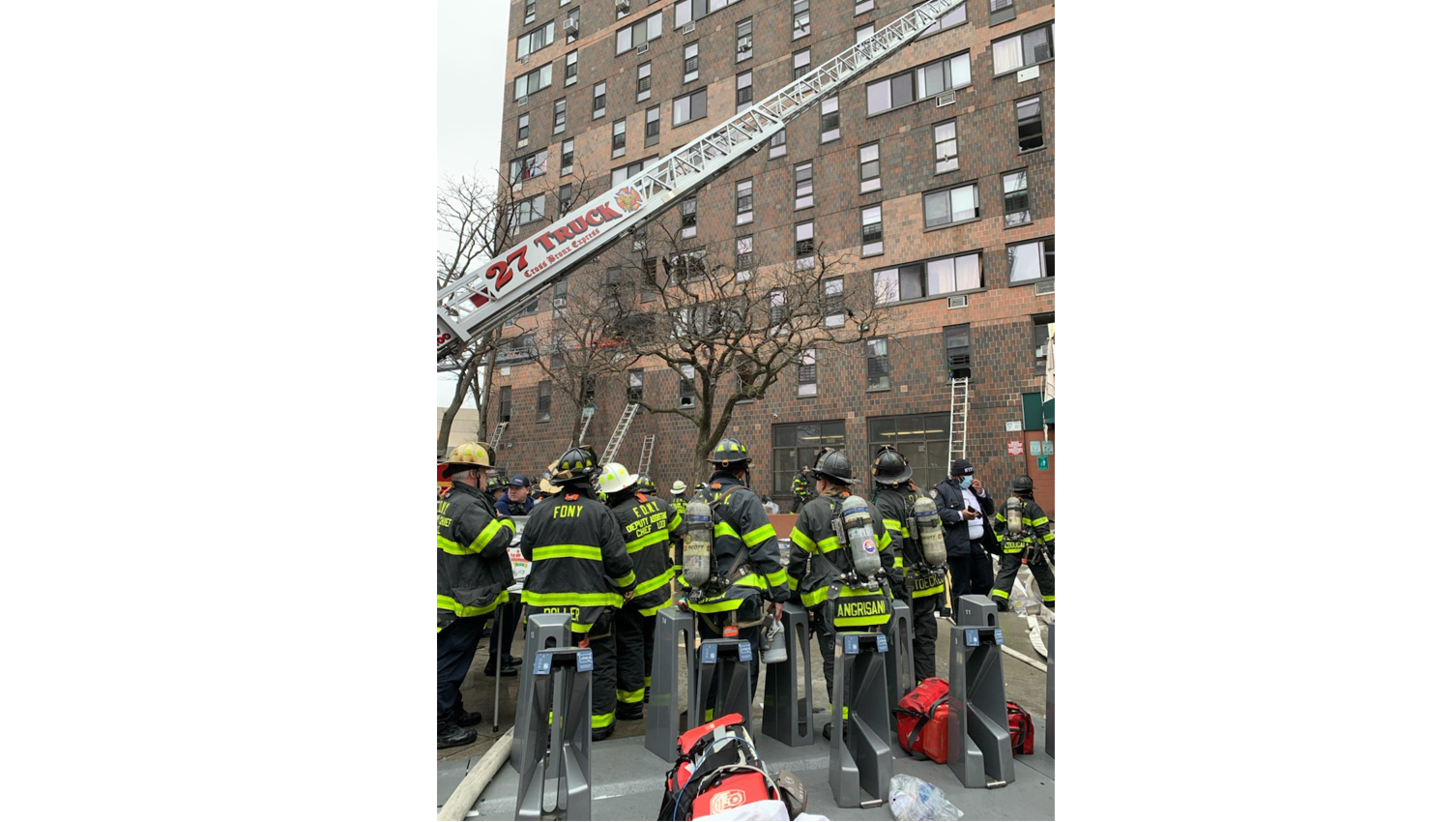 Incendio en edificio residencial de Nueva York deja al menos 19 muertos