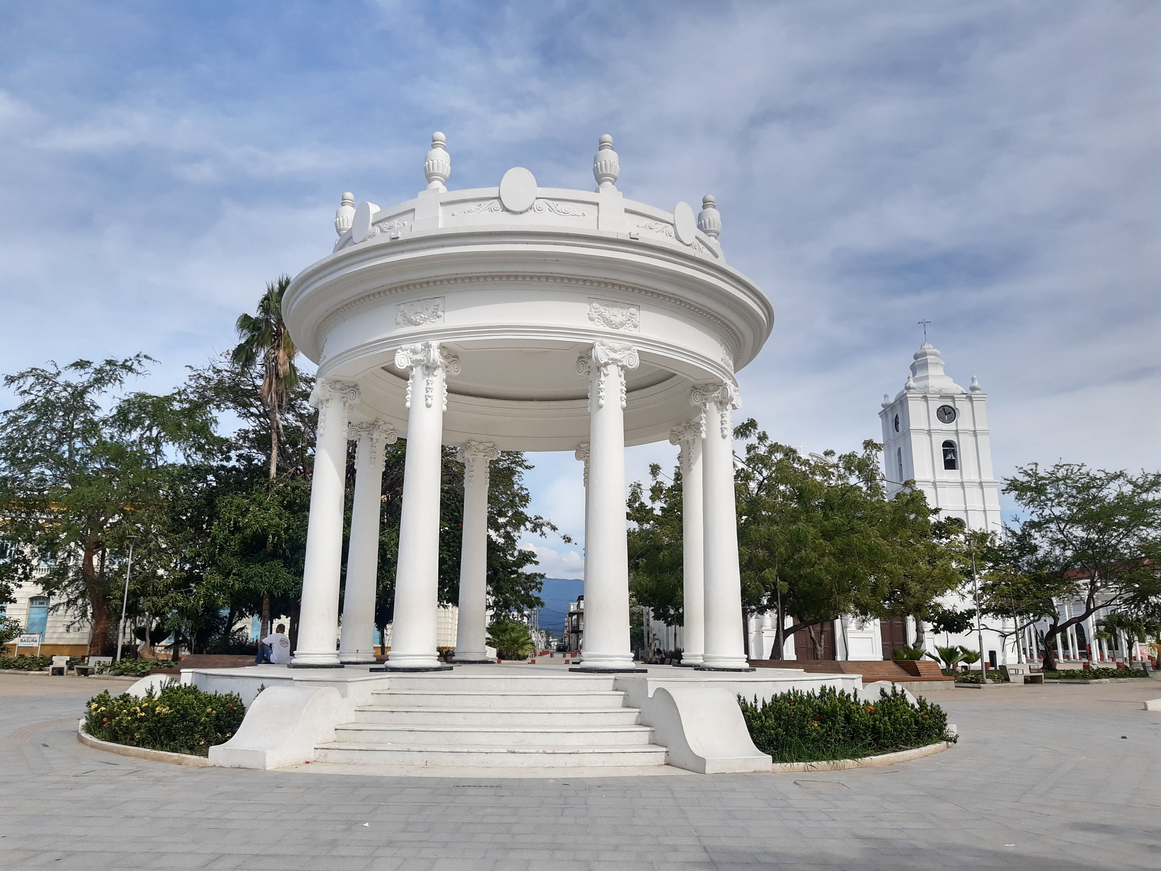El Templete de la Plaza Centenario, imagen insignia del pueblo, es Patrimonio Arquitectónico Nacional.