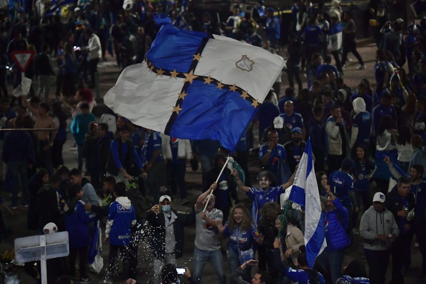 Fotos de la celebración de la hinchada de Millonarios por el título 16.