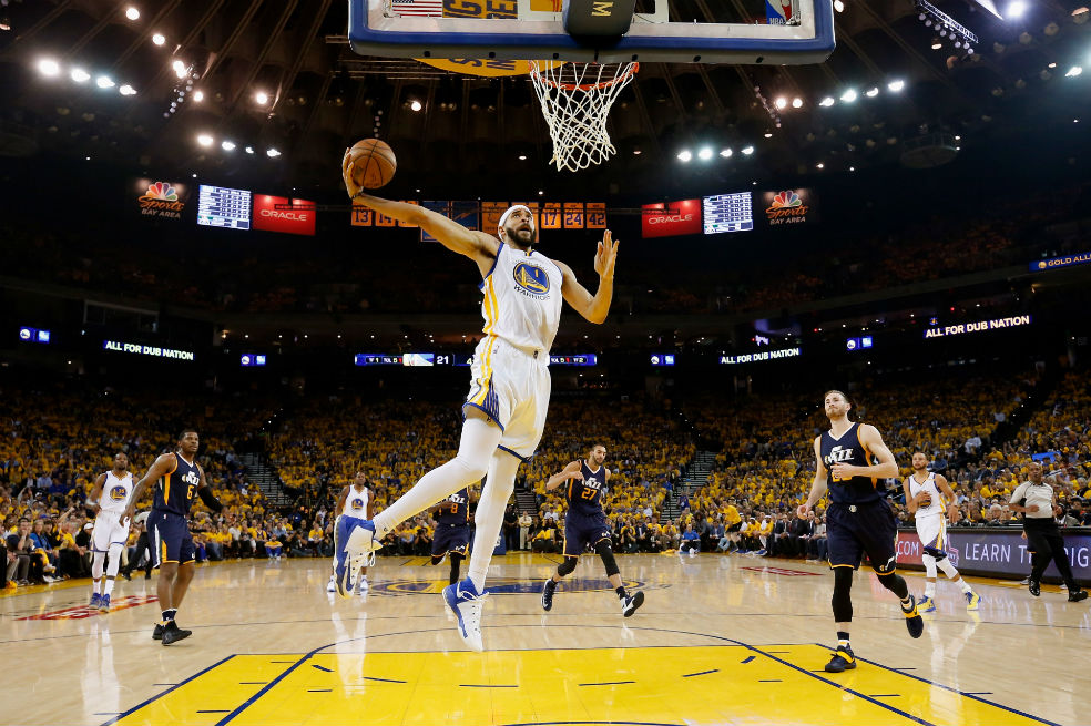 Los Warriors de Golden State vencieron al Jazz de Utah en las semifinales de Conferencia.  / AFP