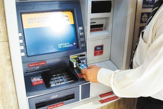 A segundo debate proyecto que busca crear canasta de servicios bancarios por cuota de manejo