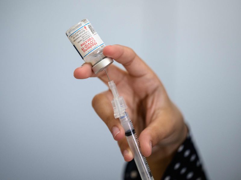 Ante nueva variante, Estados Unidos pide donar más vacunas contra el COVID-19