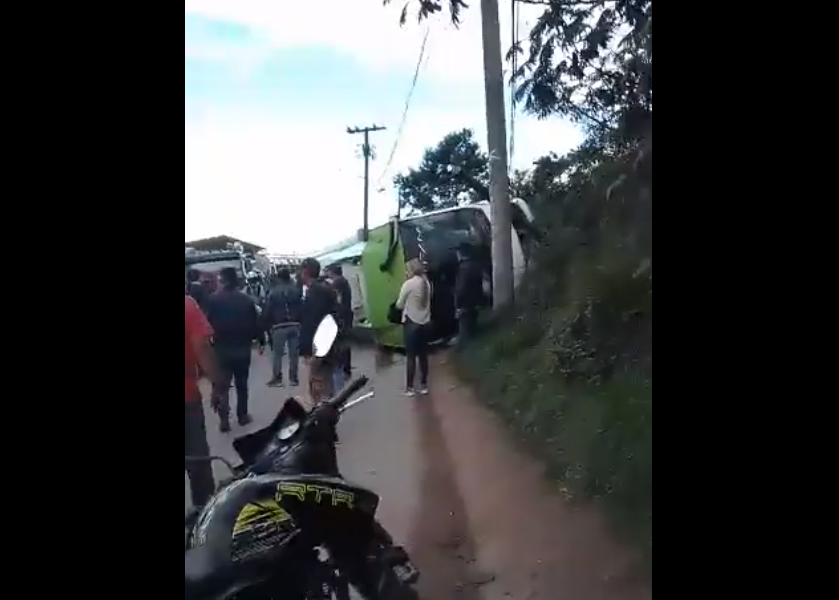 Bogotá: accidente de ruta escolar en la vía El Mochuelo dejó 36 heridos