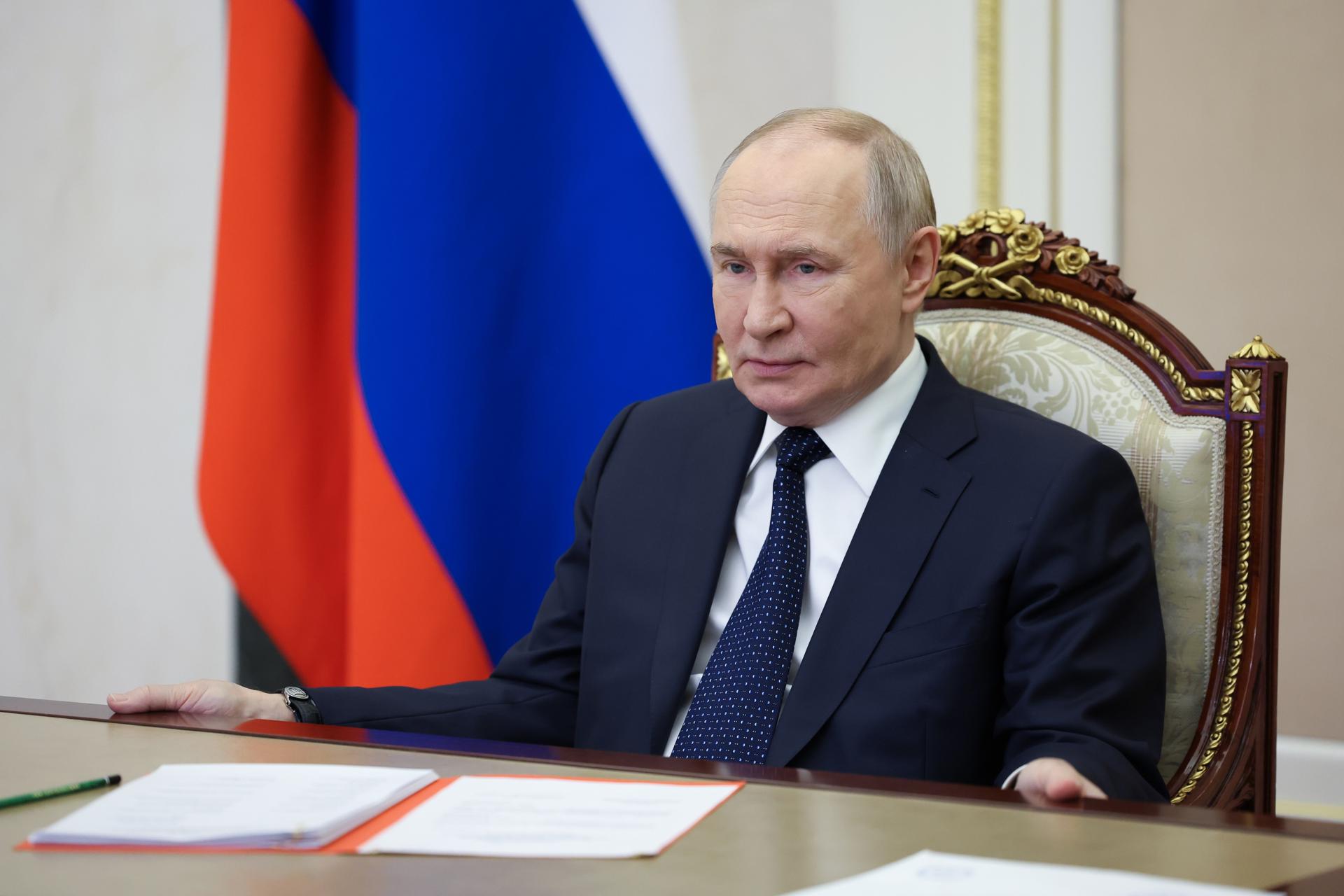 MOSCOW (Russian Federation), 24/10/2025.- Russian President Vladimir Putin chairs a meeting with members of the Security Council via videoconference in Moscow, Russia 24 October 2025. (Rusia, Moscú) EFE/EPA/ALEKSEY BABUSHKIN/SPUTNIK/KREMLIN POOL MANDATORY CREDIT