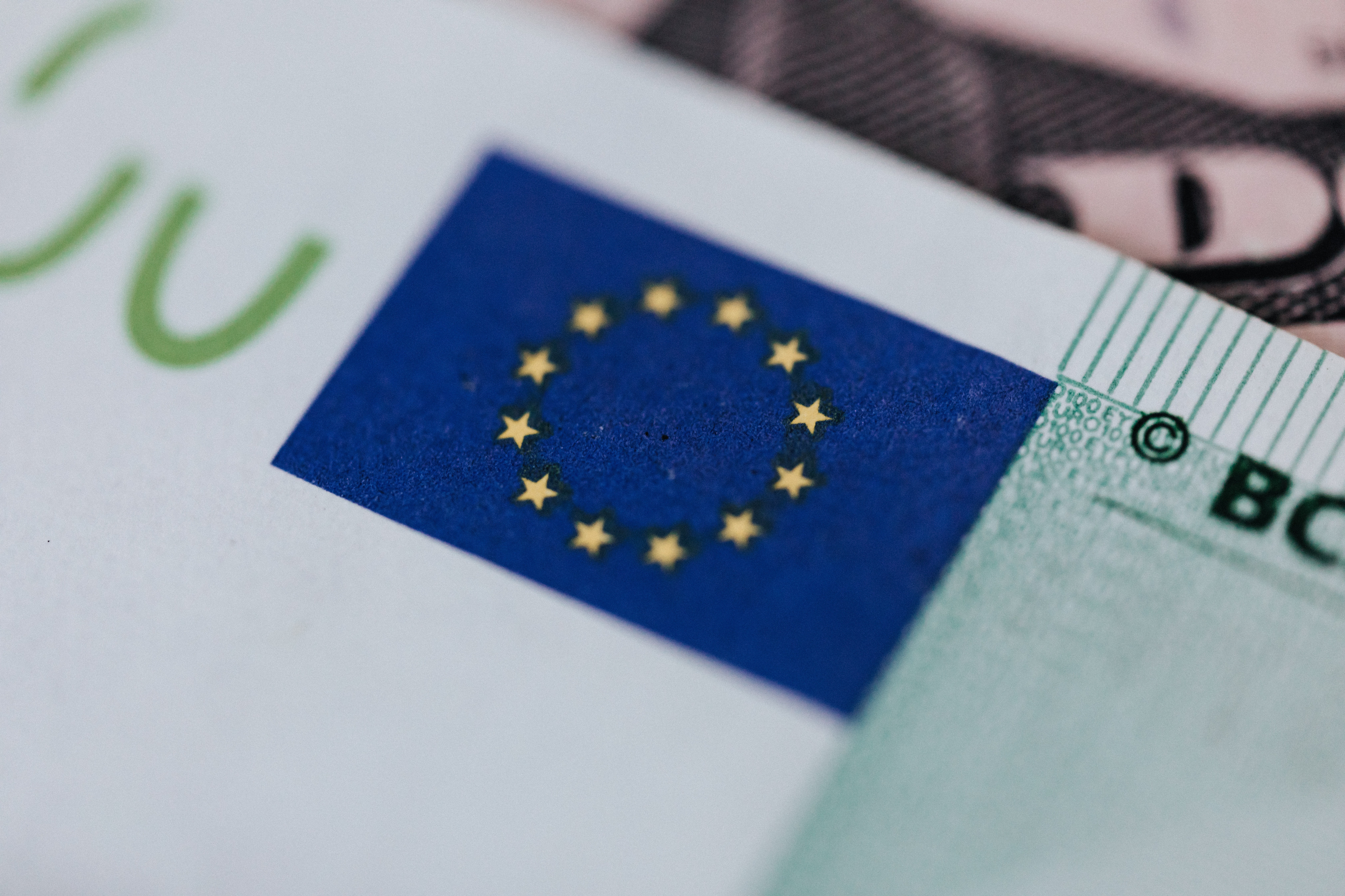 Abierta convocatoria de becas y apoyos en educación de la Unión Europea