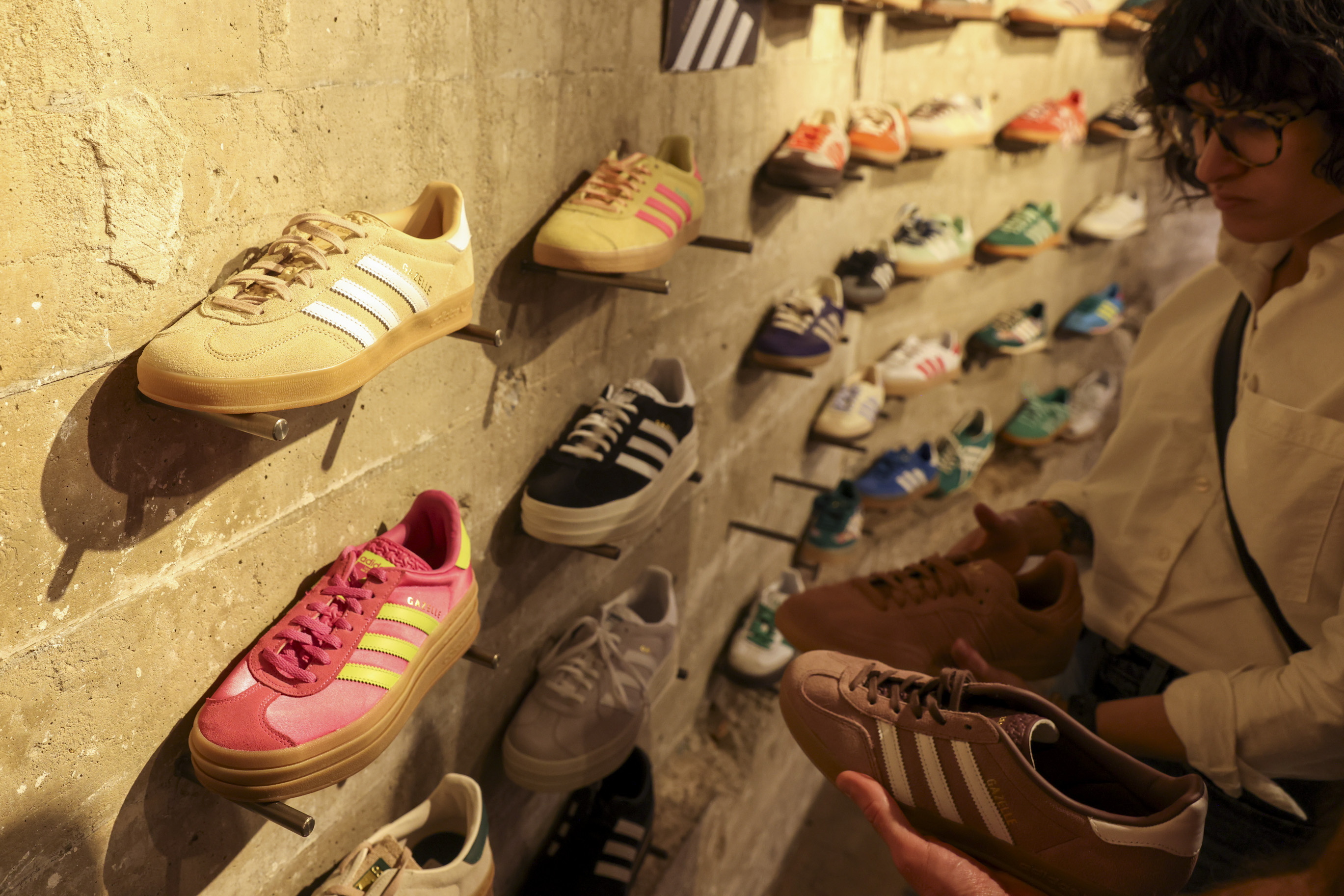 ¿Por qué están de moda las zapatillas retro?