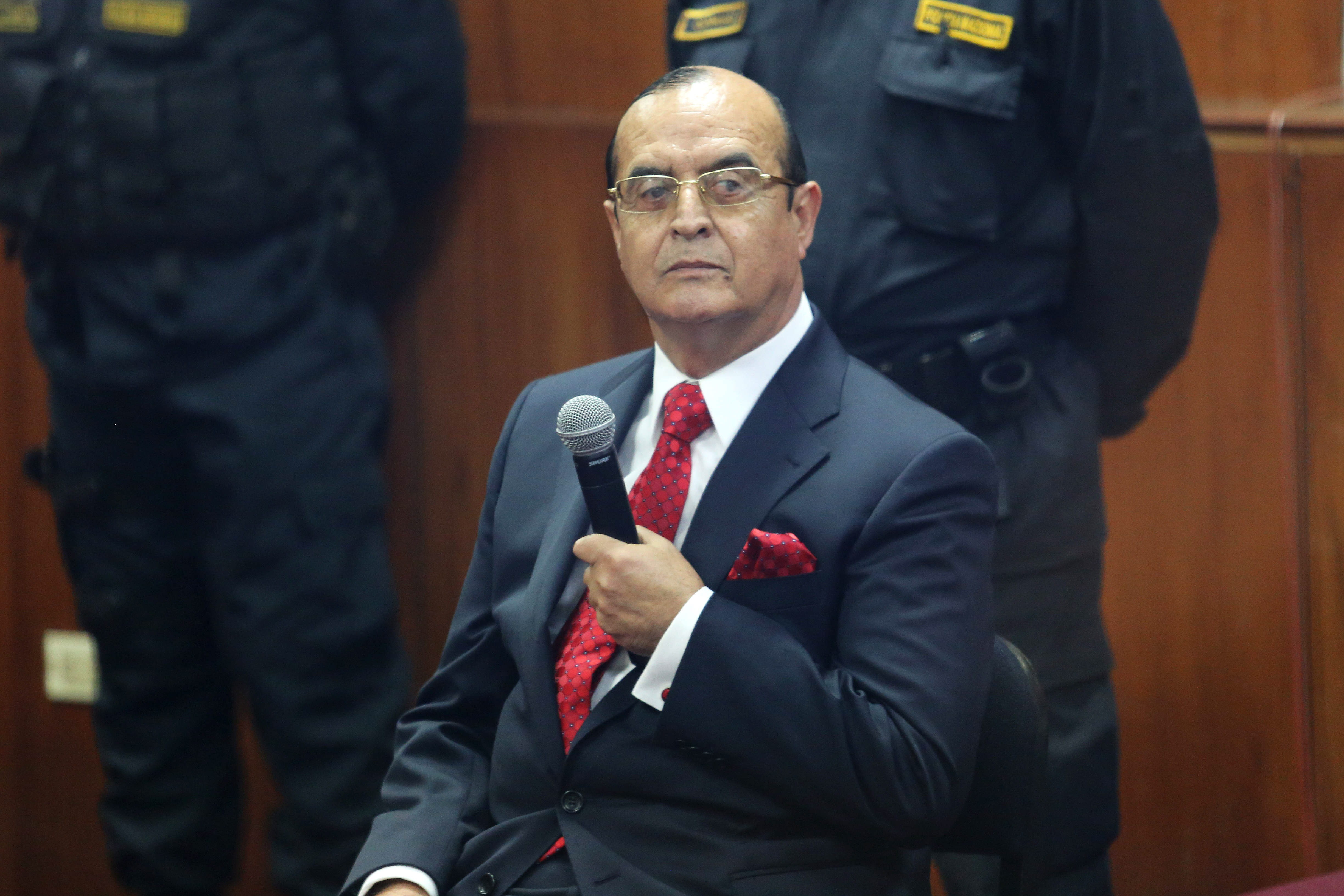 Montesinos, asesor de Fujimori, condenado a más de 20 años de cárcel por matanzas