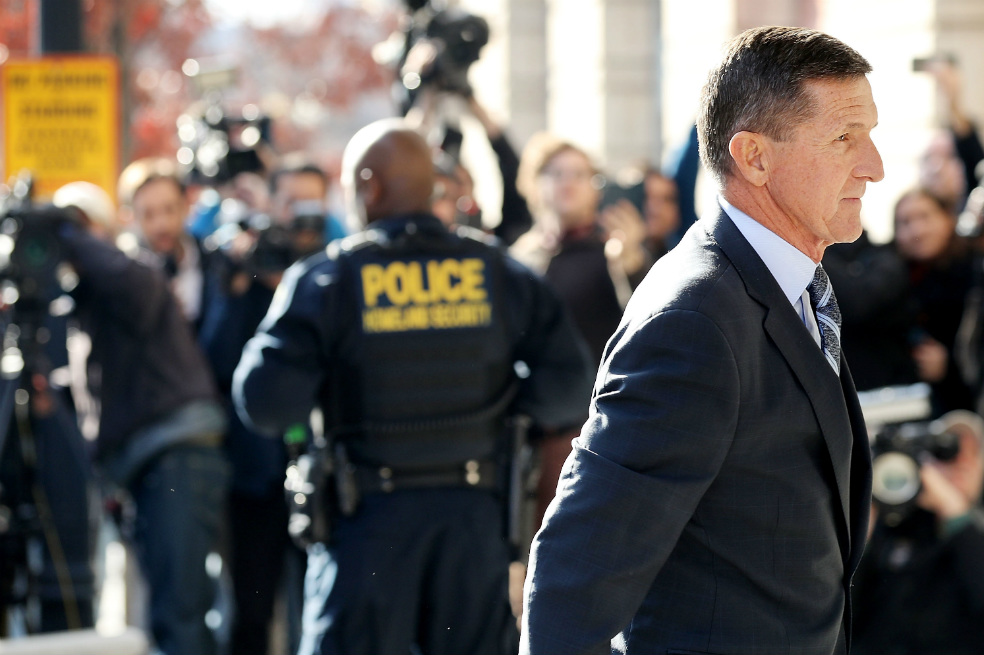 Juicio contra exasesor de Trump involucrado en trama rusa fue suspendido