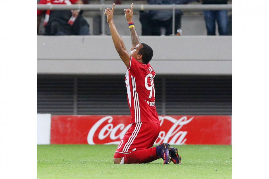 Felipe Pardo anotó en la victoria del Olympiacos 3-0 frente Platanias