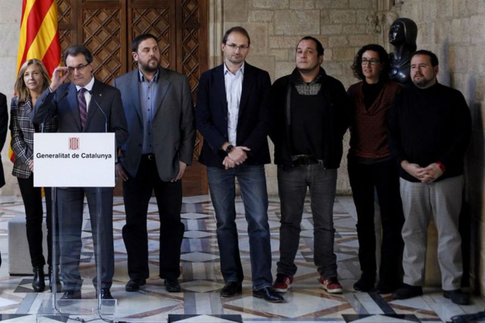 Artur Mas pactó con otras autoridades que la pregunta de la eventual consulta soberanista en Cataluña, que se celebraría el 9 de noviembre de 2014, sea: "¿Quiere usted que Cataluña sea un Estado?.