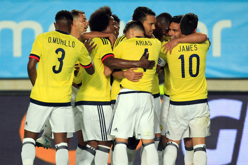Colombia enfrenta a Camerún con la mente puesta en la eliminatoria