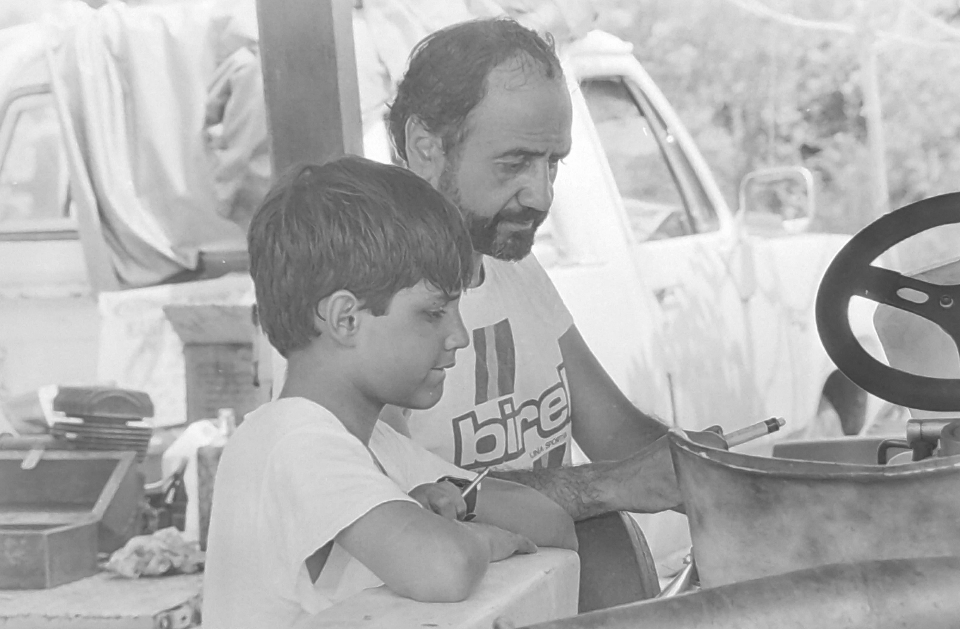 Juan Pablo Montoya (izq.) y Pablo Montoya en septiembre de 1983.