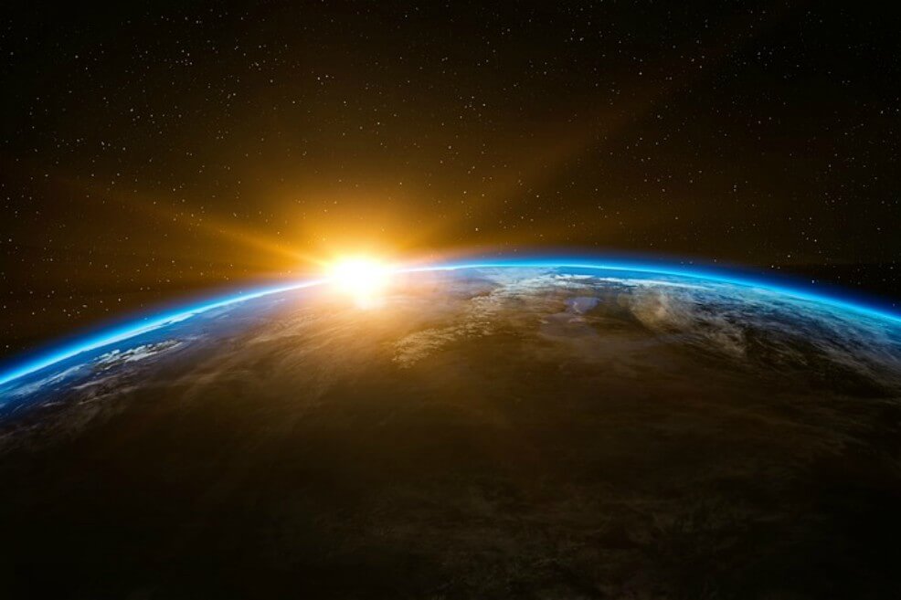 La atmósfera de la Tierra es más grande de lo que se creía: se extiende hasta la Luna y más allá