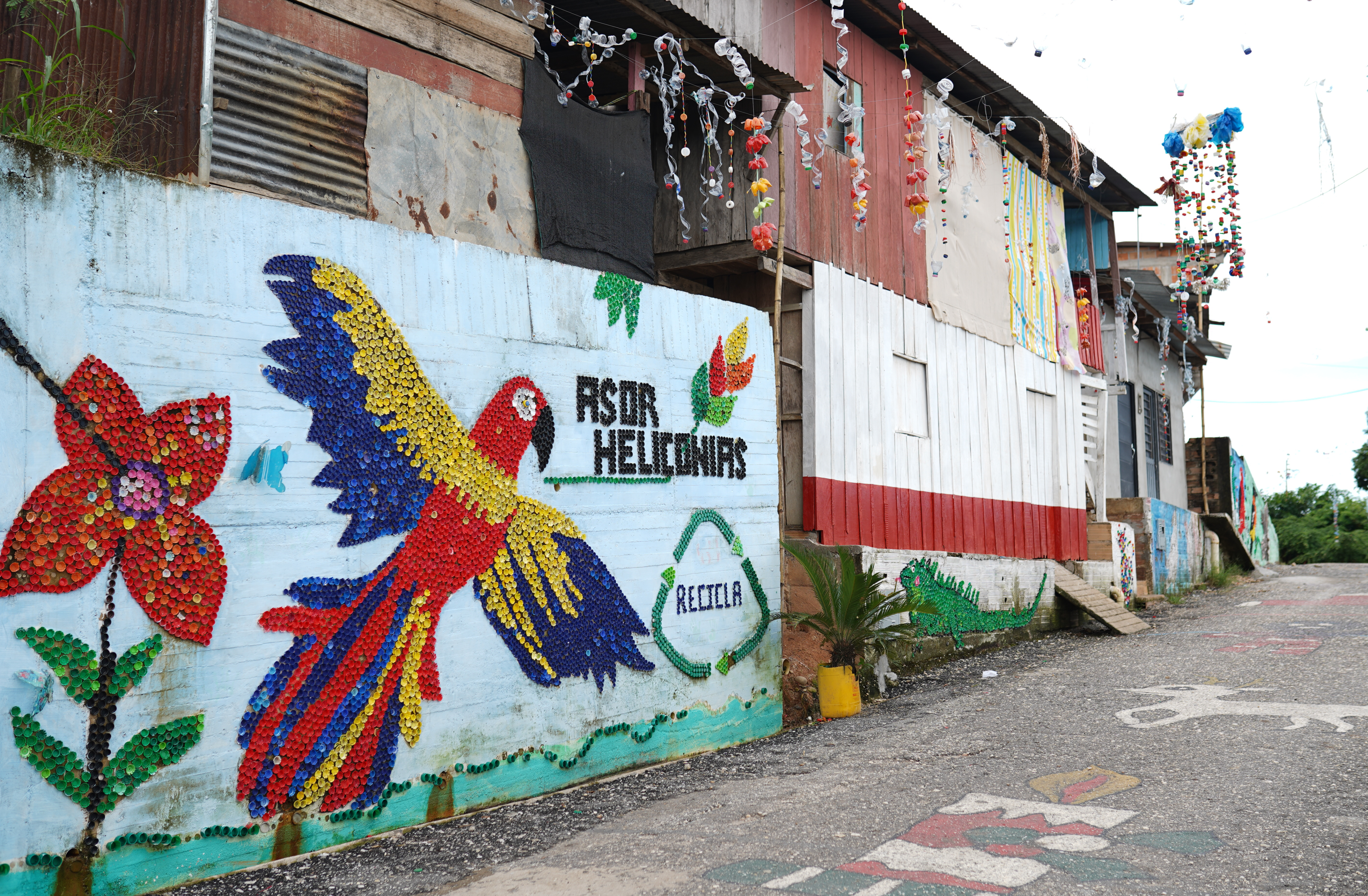 El barrio nació como invasión promovida por la extinta guerrilla de las FARC durante la zona de despeje.