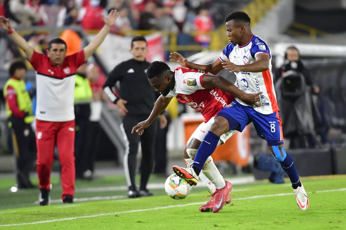 Elvis Perlaza ha sido campeón de liga con los dos equipos de la capital. Lo logró este año con Santa Fe y en 2023 con Millonarios.