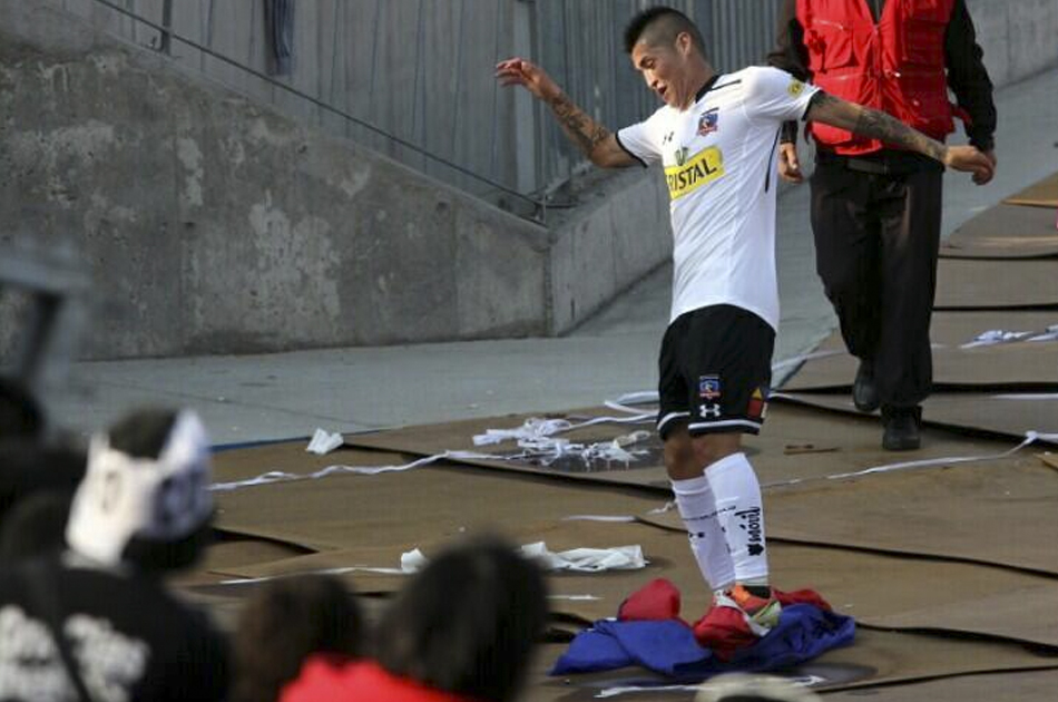 Jugador del Colo Colo pasa una noche en la cárcel