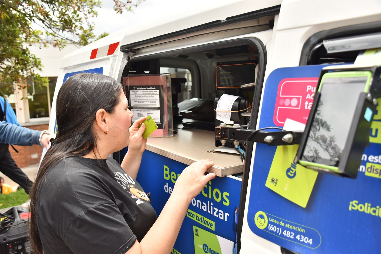 Inician recargas de pasajes gratis en Transmilenio para más de 740.000 personas en Bogotá