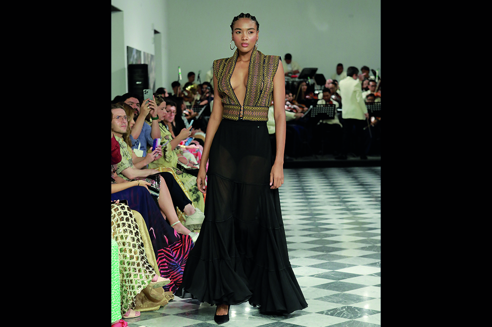 Pasarela 'Alegría' de Diego Guarnizo con la Fundación Fides en Ixel Moda