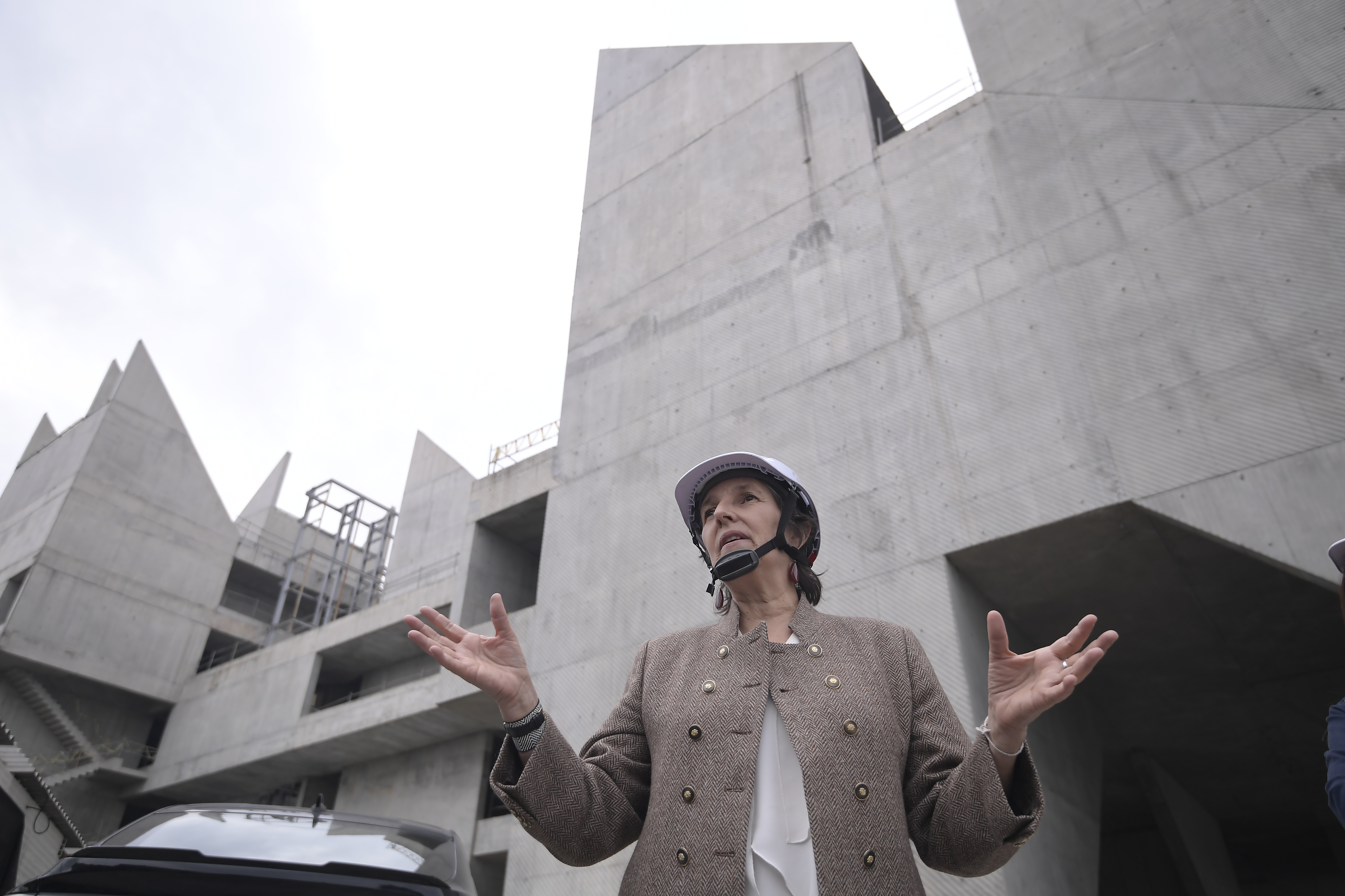 Directora del Centro Nacional de Memoria Histórica, visita las obras del Museo Nacional de la Memoria, que reanudará su construcción tras tres años de parálisis.