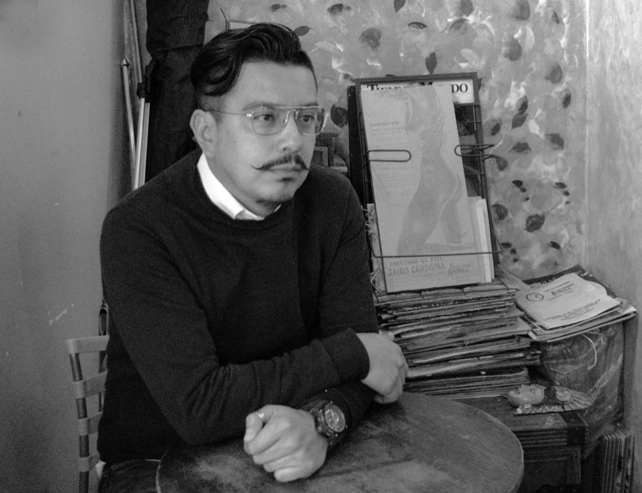 Mauricio Palomo Riaño también es autor del libro “Caja de pandora”, publicado en el año 2016 por Senda Editores.