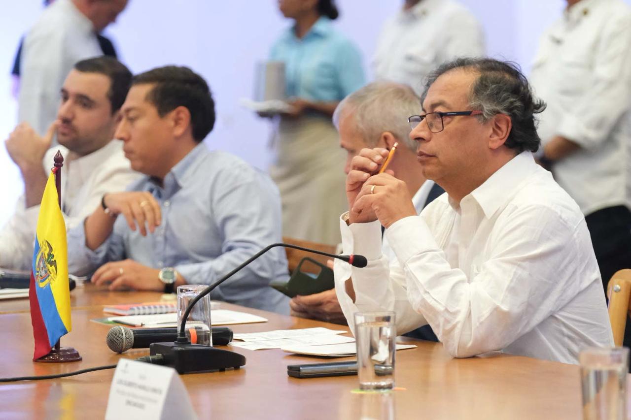 “Piensan que una fiscal decente acaba la impunidad de la que se benefician”: Petro