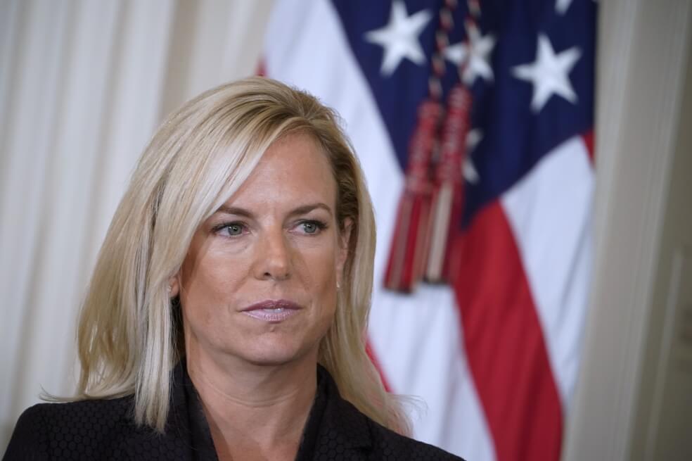 Trump anuncia que secretaria de Seguridad Nacional de EE.UU. deja su puesto. ¿Por qué?