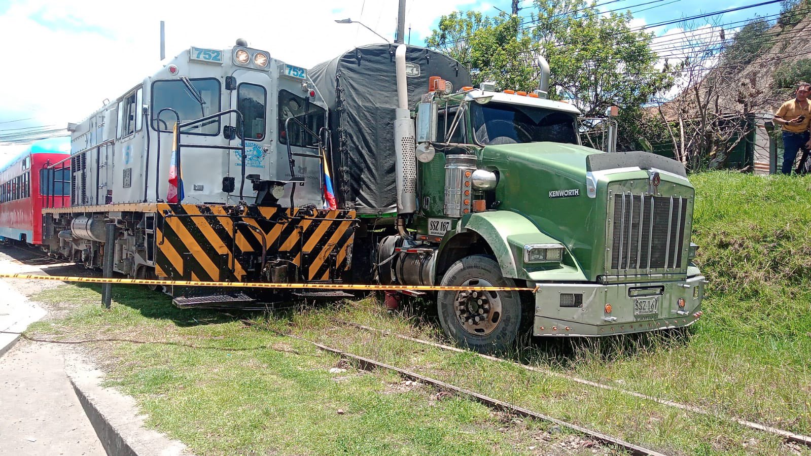 Tractomula colisionó contra el Tren de La Sabana: se reporta un herido