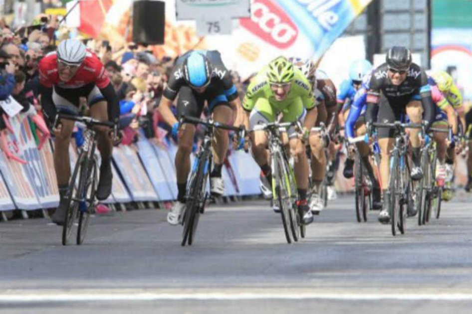 Kittel vence en la tercera etapa, Matthews sigue con la ‘maglia rosa’