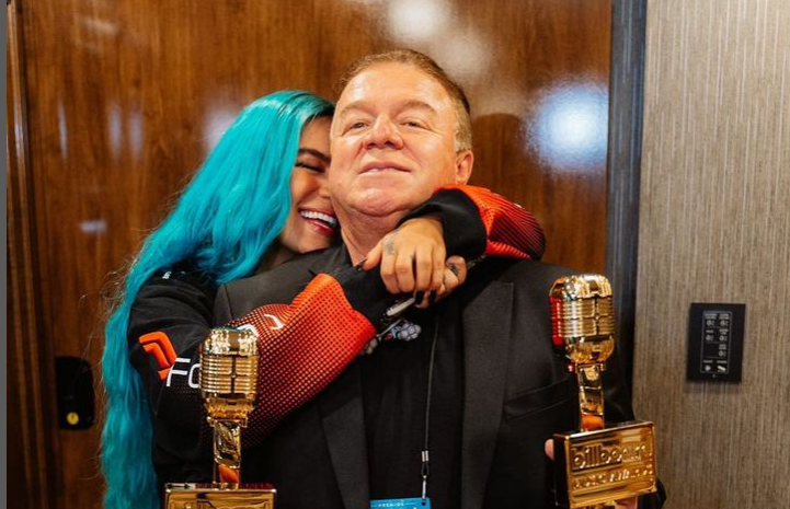 Papá de Karol G envió mensaje a su hija e hizo inesperada mención sobre Shakira