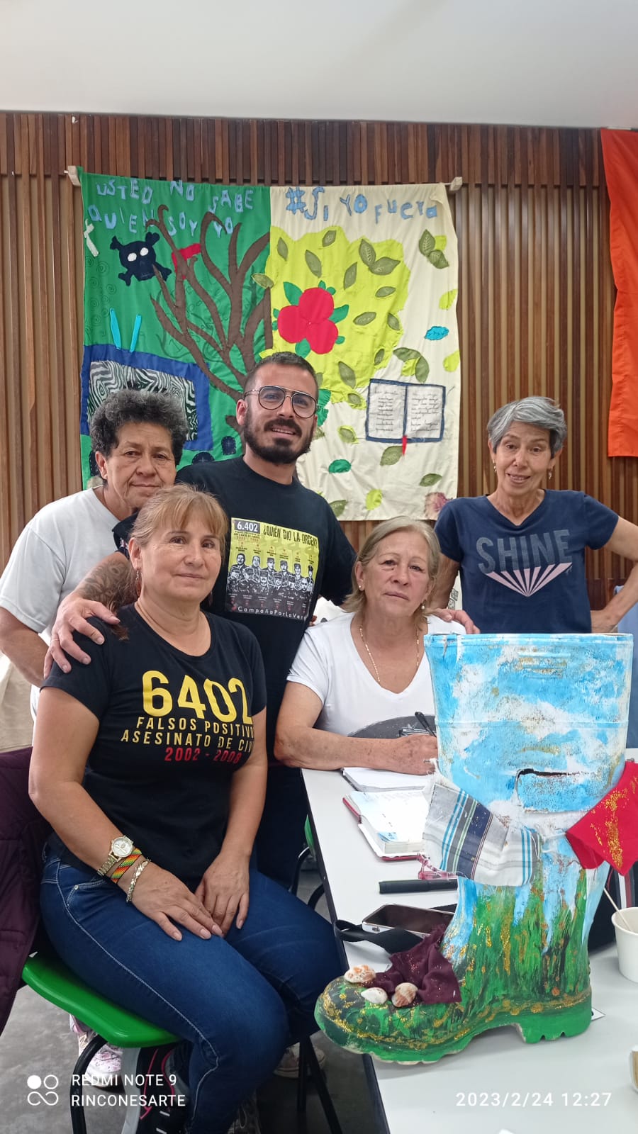 Mujeres de Mafapo y artistas de Rinconesarte.
