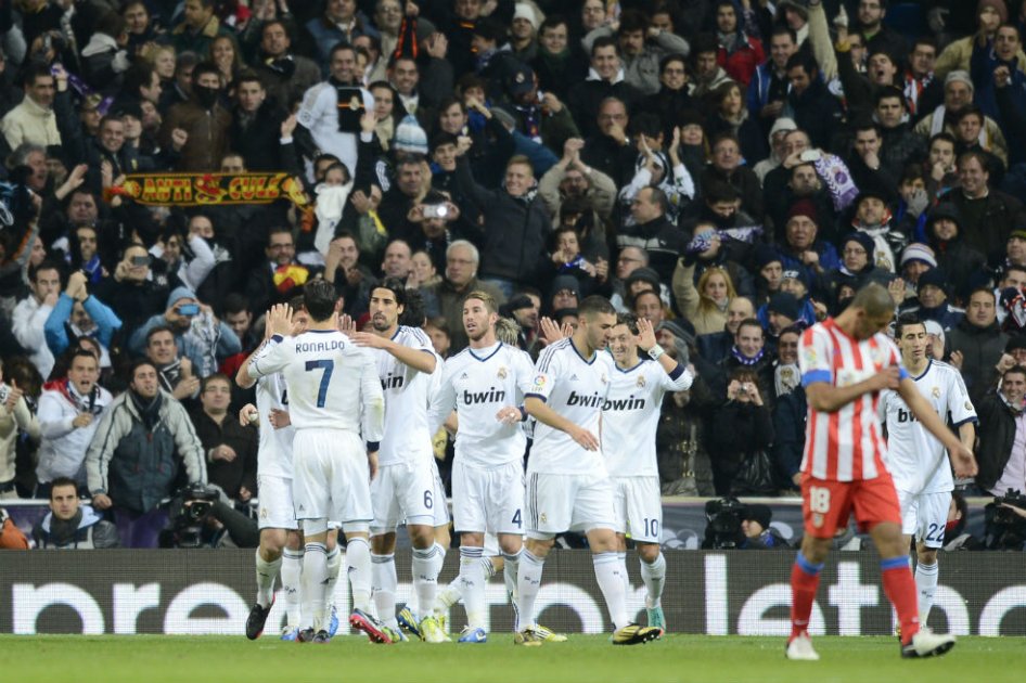 El clásico madrileño se tiñó de blanco