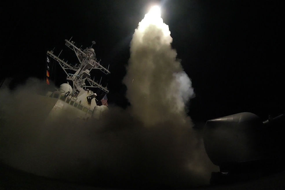 Siria reporta seis muertos tras ataque de Estados Unidos contra base aérea
