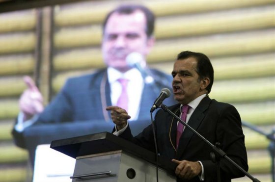 La “resistencia civil” del uribismo desde el exilio