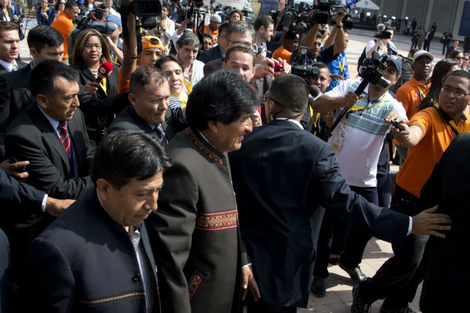 Rifirrafe entre agentes de seguridad y periodistas en Cumbre de las Américas