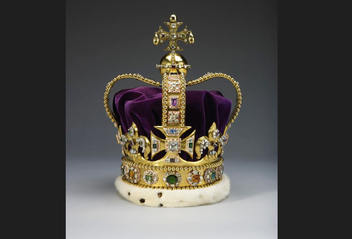 En fotos: las joyas y reliquias que se exhibirán en la coronación de Carlos III