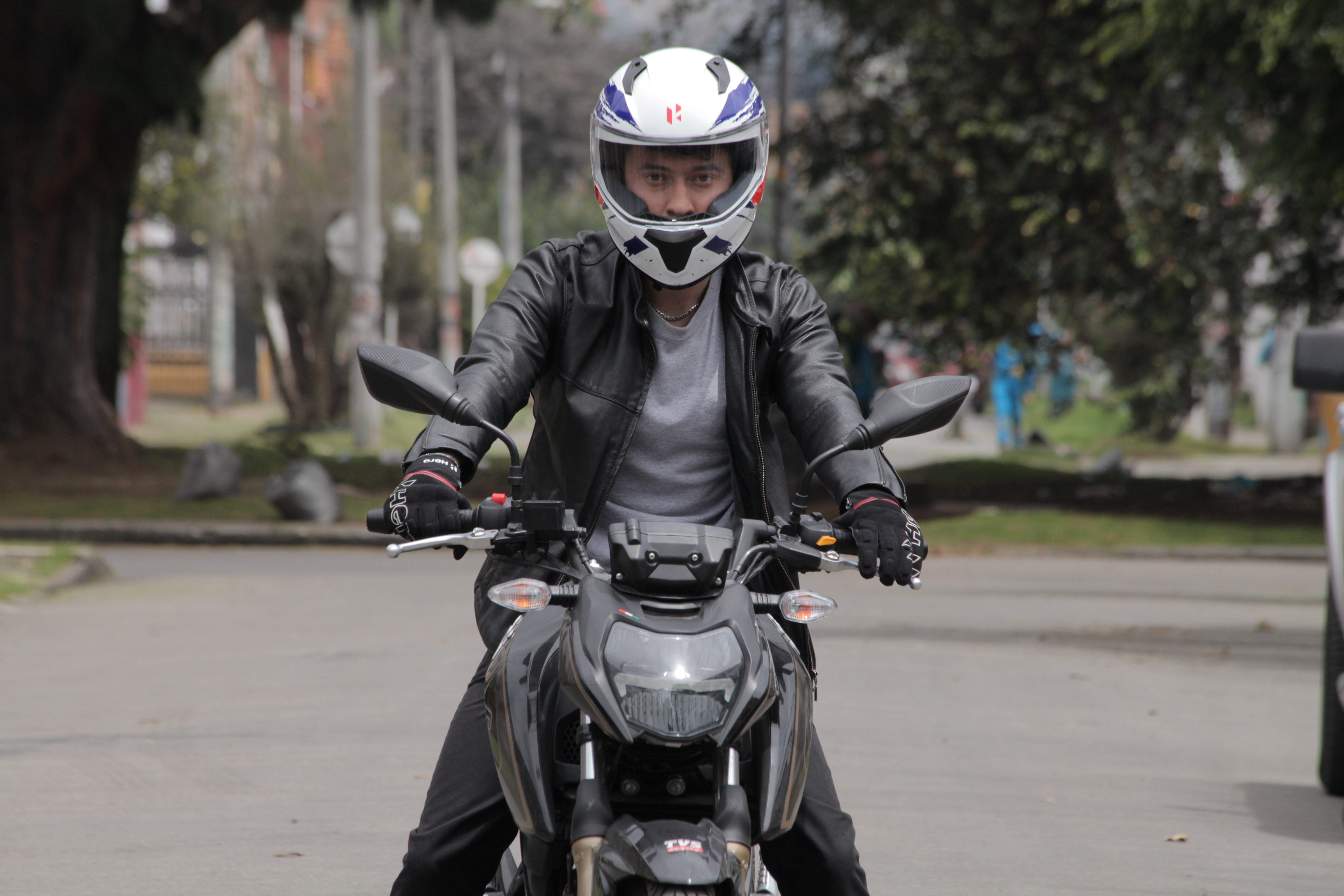“¡Usa casco, cabeza dura!”: así es la campaña que promueve la seguridad de motociclistas