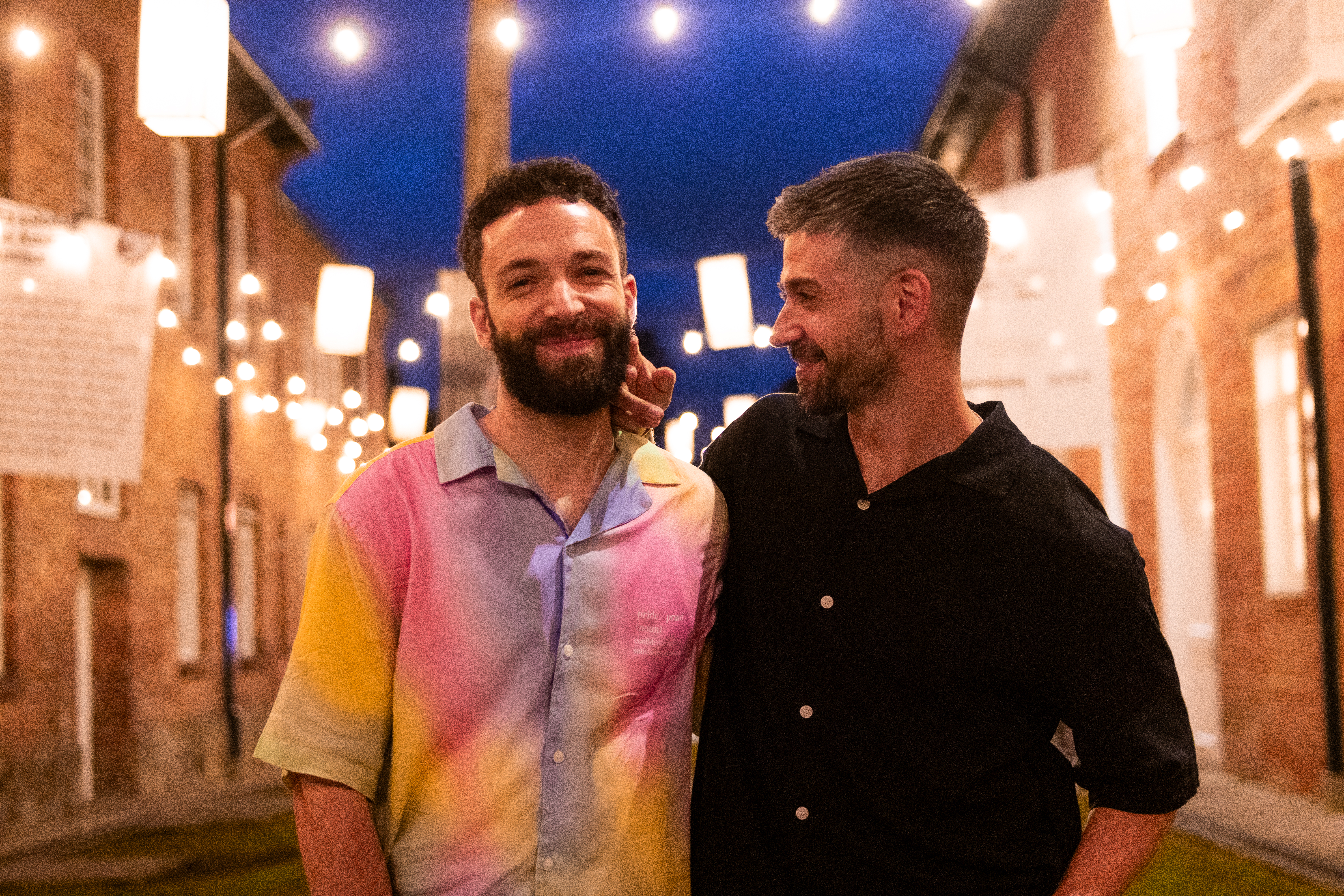 La historia de amor que le dio origen a un medio de comunicación