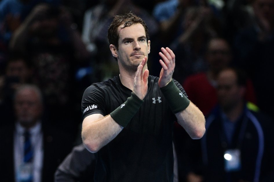 El tenistabritánico Andy Murray celebra su triunfo sobre el japonés Kei Nishikori en el Masters, en Londres. / AFP