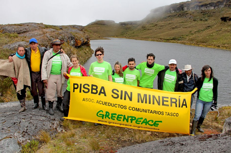 Activistas de Greenpeace junto a vecinos de la comunidad de Tasco, ascendieron ayer al páramo de Pisba a 3800 metros sobre el nivel del mar y desplegaron un cartel con la leyenda “Pisba sin Minería” para alertar sobre el mega proyecto de minería de carbón que pretende desarrollar la empresa Hunza Coal en pleno ecosistema paramuno. 