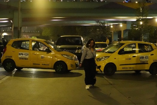 Se adelantó el paro: taxistas bloquearon la calle 26 y preparan movilización