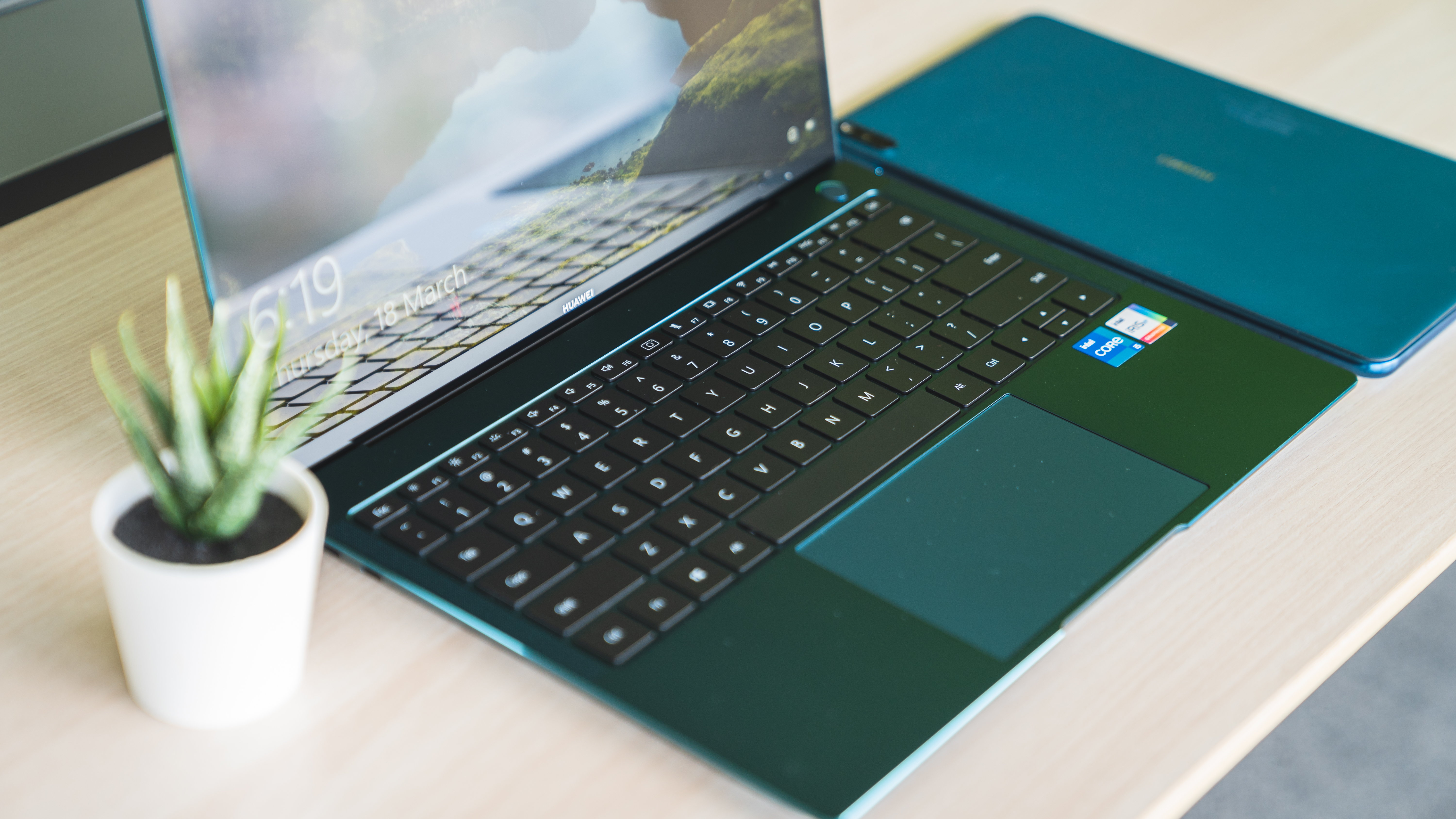 Con los nuevos Huawei MateBook se puede transferir archivos fácilmente entre PC y teléfonos inteligentes.