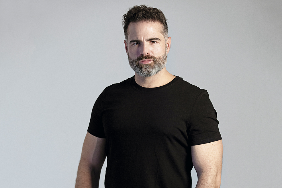 Roberto Manrique celebró 8 años con su novio: conoce a Oliver Ranft