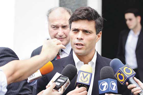 Comienza juicio a Leopoldo López por violencia en protestas en Venezuela