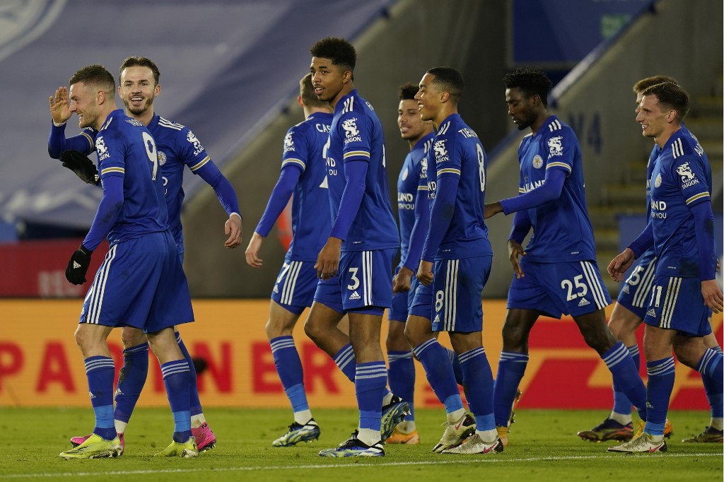 Leicester, líder de la Premier League: venció al Chelsea